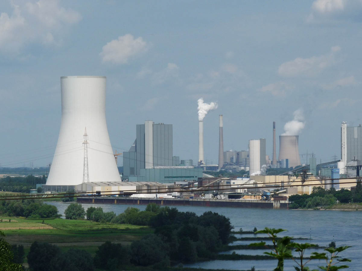 technology-skyline-river-smoke-chimney-industry-1114177-pxhere.com