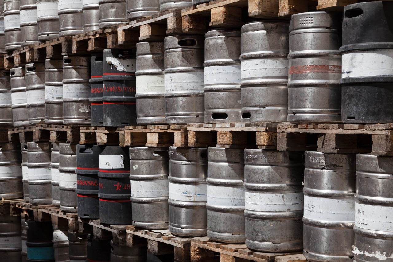wood-row-steel-metal-factory-beverage-985047-pxhere.com
